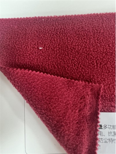 GZ-DZLP F070 Lightweight Multifunctional Polar Fleece Specification: 155cm Weight: 280g/㎡ Ingredients: 100% Polyester Antistatic Antibacterial Far infrared Warming Windproof and dustproof front view